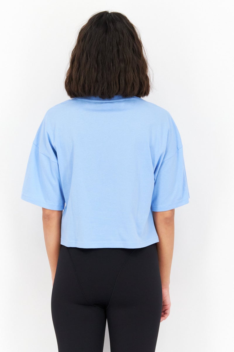 PUMA تي شيرتات نسائية بأكمام قصيرة ومقاس كبير، لون أزرق حلم النهار - Image 4